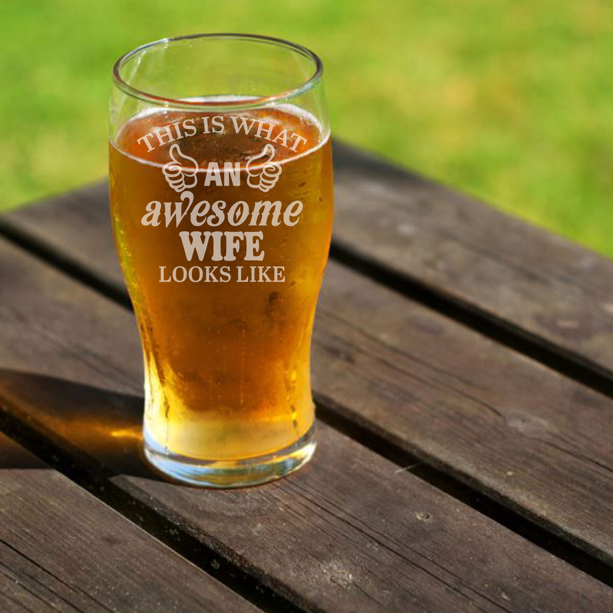 This is What An Awesome Wife Looks Like Engraved Pint Glass, Funny Birthday Beer Glass Gift